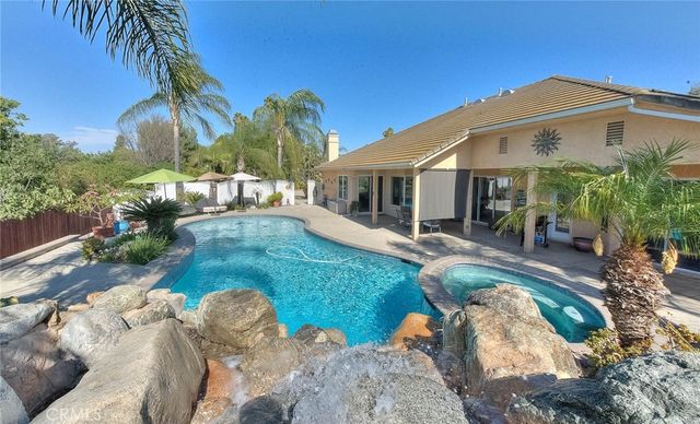 17292 Bali, Riverside, CA 92504