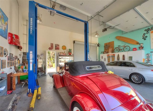 17292 Bali, Riverside, CA 92504