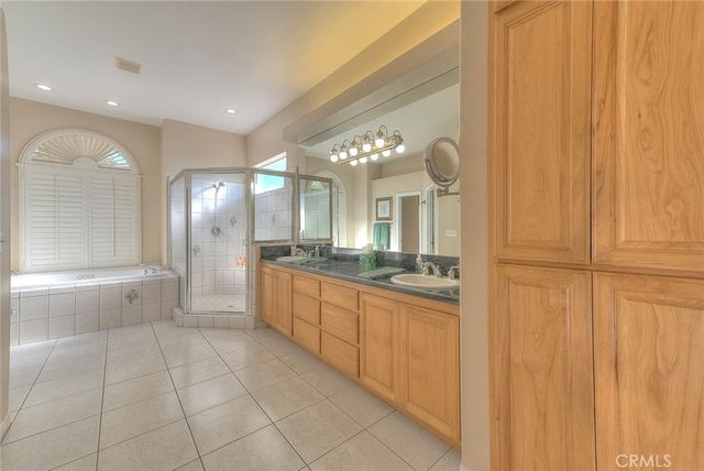 17292 Bali, Riverside, CA 92504
