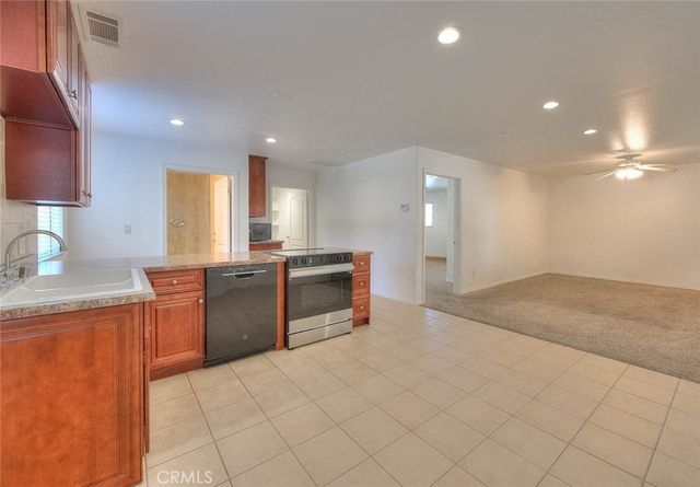 17292 Bali, Riverside, CA 92504