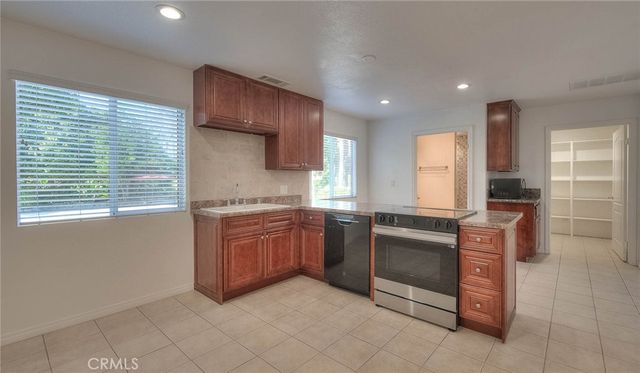 17292 Bali, Riverside, CA 92504