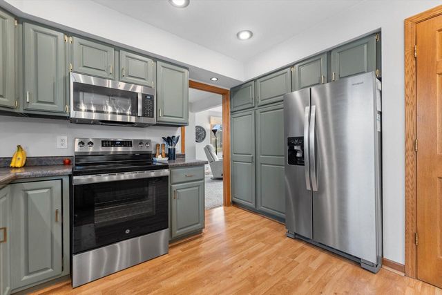 W181N8284 Destiny DRIVE, Menomonee Falls, WI 53051