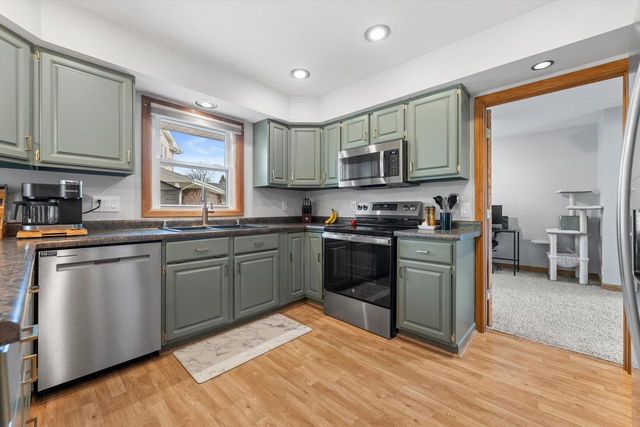 W181N8284 Destiny DRIVE, Menomonee Falls, WI 53051