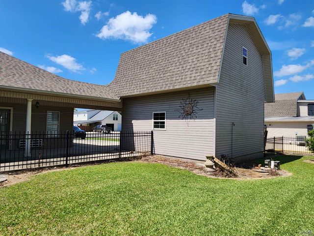 134 Octavia St, Larose, LA 70373