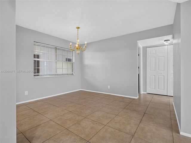 4140 NW 44th Avenue 408, Lauderdale Lakes, FL 33319