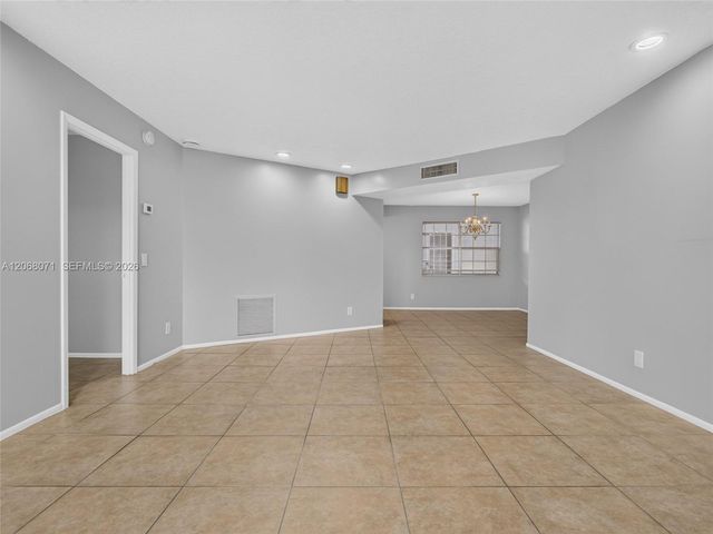 4140 NW 44th Avenue 408, Lauderdale Lakes, FL 33319