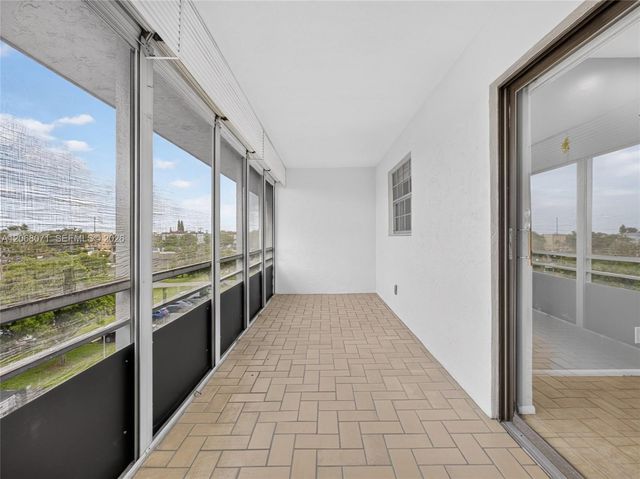 4140 NW 44th Avenue 408, Lauderdale Lakes, FL 33319