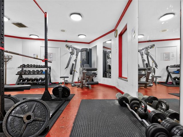 4140 NW 44th Avenue 408, Lauderdale Lakes, FL 33319