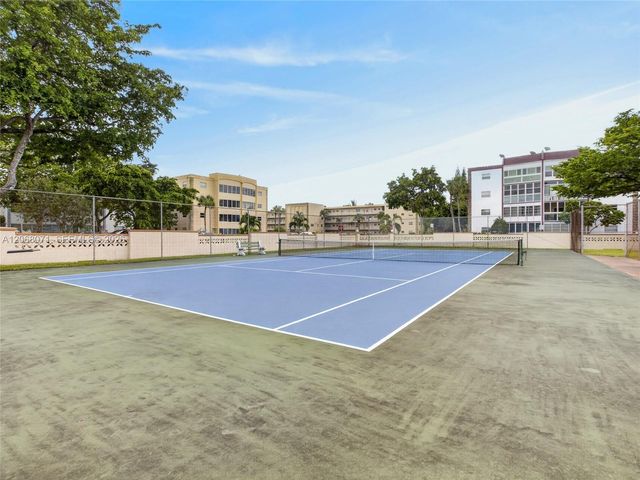 4140 NW 44th Avenue 408, Lauderdale Lakes, FL 33319