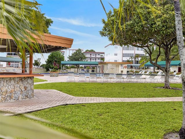 4140 NW 44th Avenue 408, Lauderdale Lakes, FL 33319