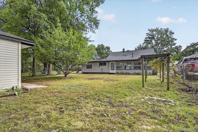 137 N Parent Street, Westland, MI 48185