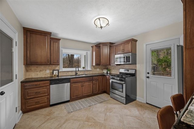 600 Camp Meeting Rd, Sewickley, PA 15143