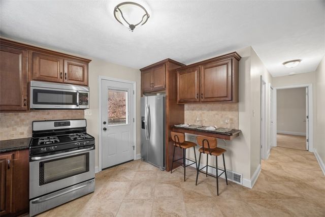 600 Camp Meeting Rd, Sewickley, PA 15143