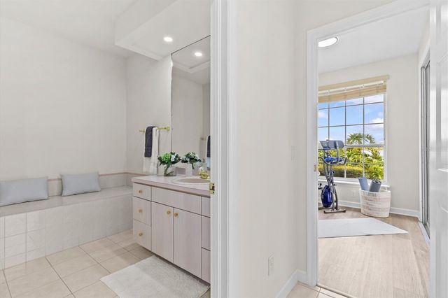 948 RIVERSIDE RIDGE ROAD, Tarpon Springs, FL 34688