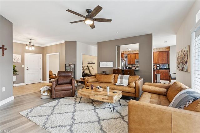 670 Town Center Dr Unit 207, Newport News, VA 23606