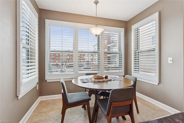 670 Town Center Dr Unit 207, Newport News, VA 23606