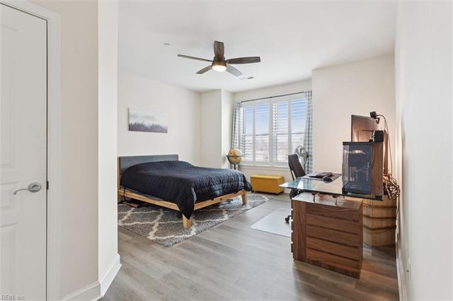 670 Town Center Dr Unit 207, Newport News, VA 23606