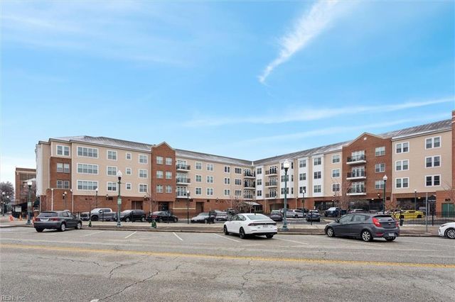 670 Town Center Dr Unit 207, Newport News, VA 23606