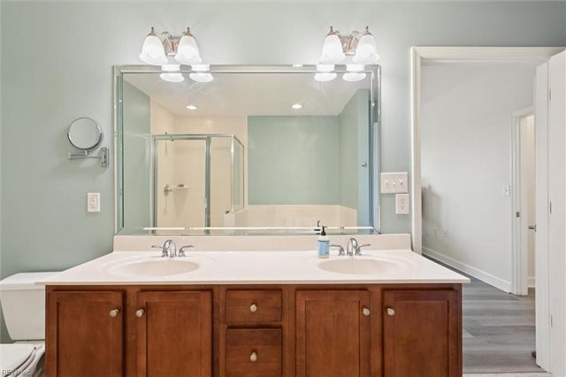 670 Town Center Dr Unit 207, Newport News, VA 23606