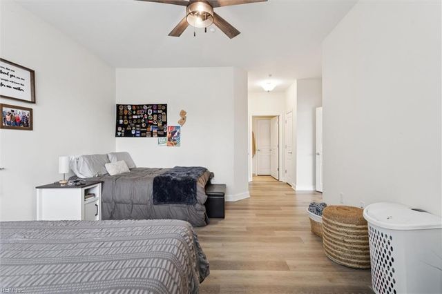 670 Town Center Dr Unit 207, Newport News, VA 23606