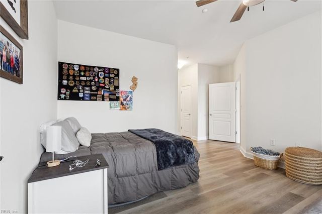 670 Town Center Dr Unit 207, Newport News, VA 23606