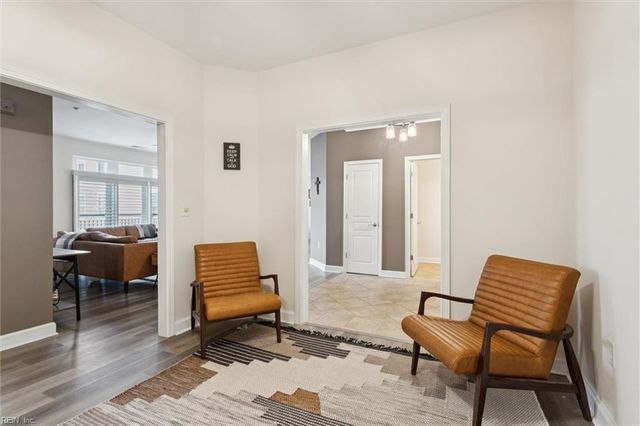 670 Town Center Dr Unit 207, Newport News, VA 23606