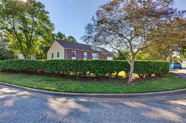 8 Julia TER, Newport News, VA 23608