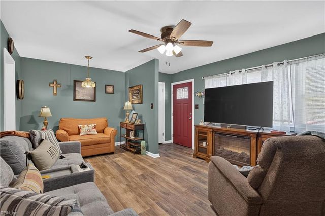 8 Julia TER, Newport News, VA 23608