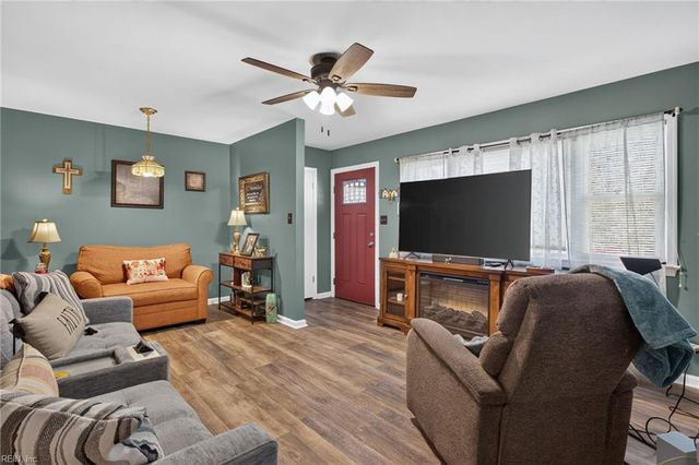 8 Julia TER, Newport News, VA 23608