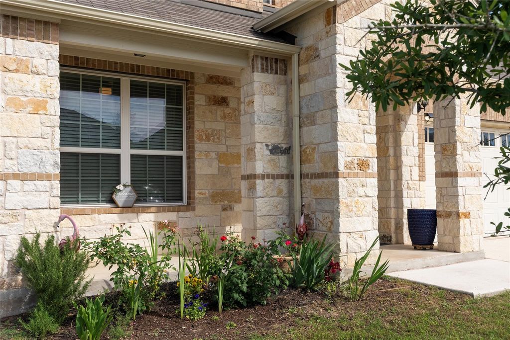 19405 Colgin DR, Pflugerville, TX 78660