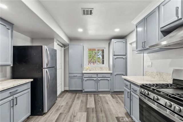 4550 W Avenue L2, Quartz Hill, CA 93536