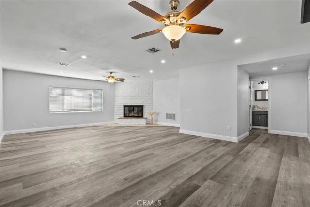 4550 W Avenue L2, Quartz Hill, CA 93536