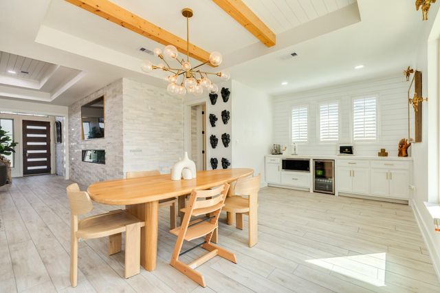 1020 Oak Street, West Columbia, TX 77486