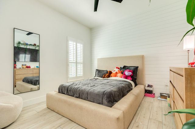 1020 Oak Street, West Columbia, TX 77486