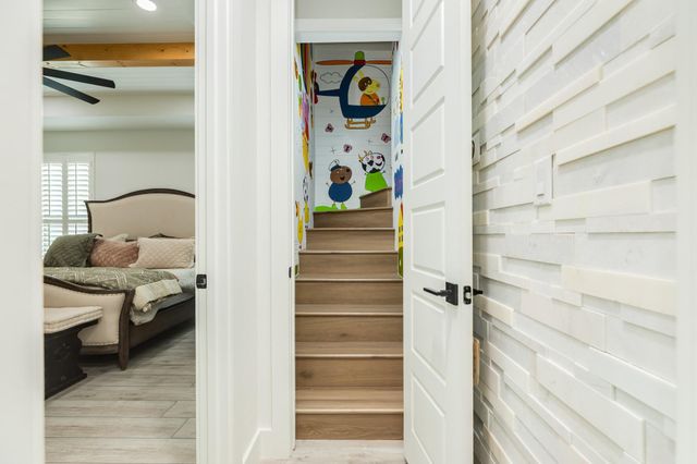 1020 Oak Street, West Columbia, TX 77486