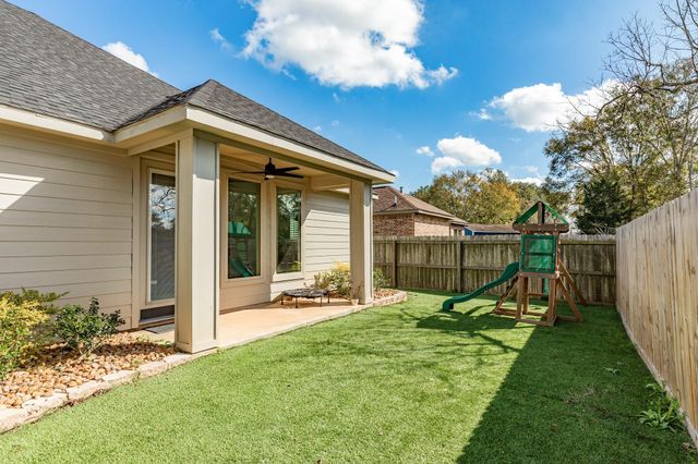 1020 Oak Street, West Columbia, TX 77486