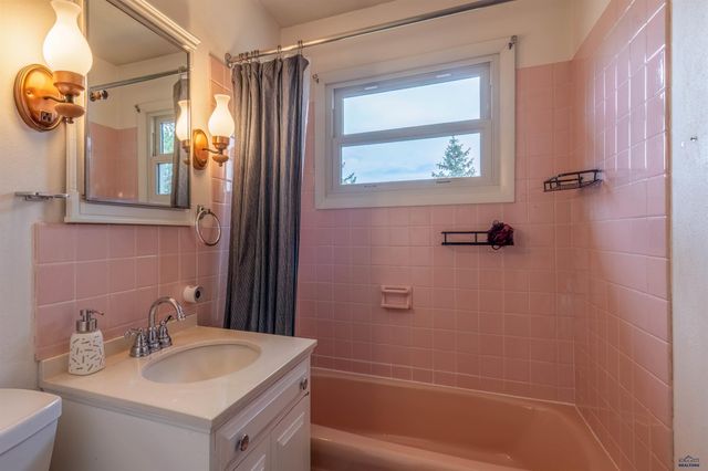 3873 CORRAL DR, Rapid City, SD 57702
