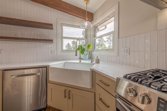 3873 CORRAL DR, Rapid City, SD 57702
