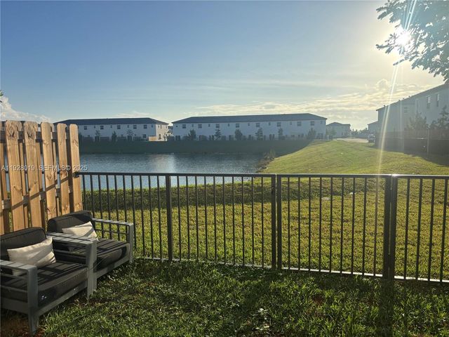 2833 SE 25th Ave 2833, Homestead, FL 33035