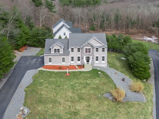 14 Longbrook Drive, Cumberland, RI 02864