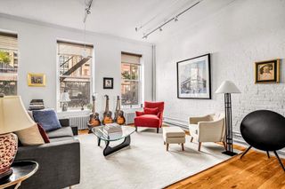 351 W Broadway # 2, New York City, NY 10013