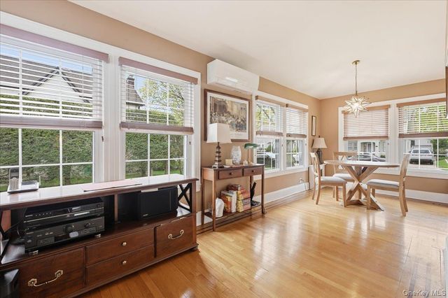 15 Kensington Road, Garden City, NY 11530
