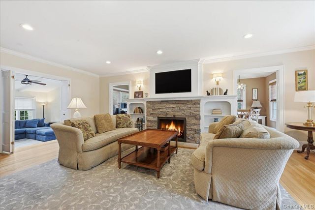 15 Kensington Road, Garden City, NY 11530