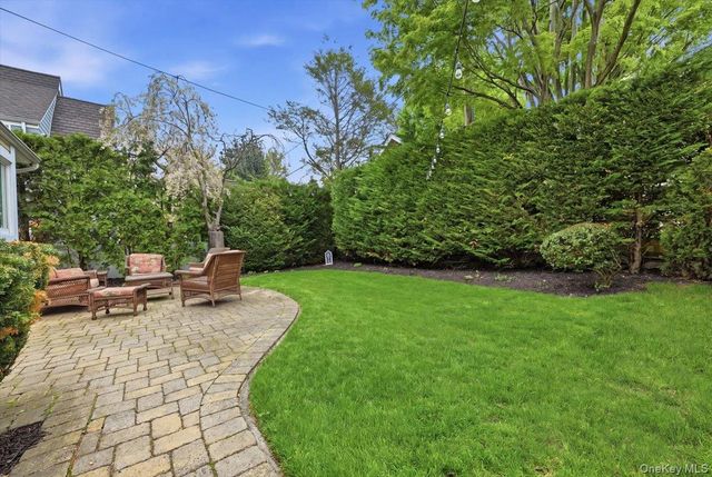 15 Kensington Road, Garden City, NY 11530