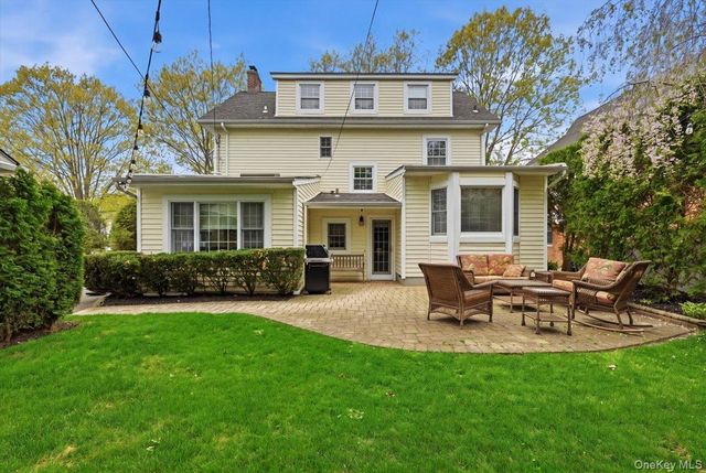 15 Kensington Road, Garden City, NY 11530