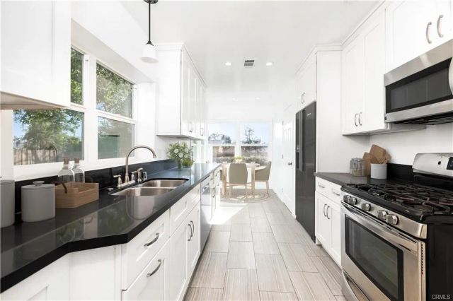 634 W Mendocino Street, Altadena, CA 91001