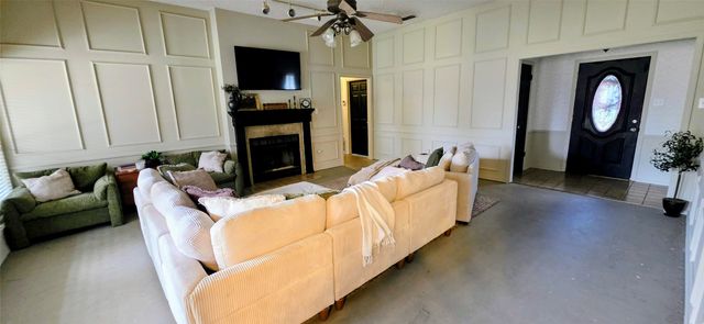 1806 Hogan Lane, Mt Pleasant, TX 75455