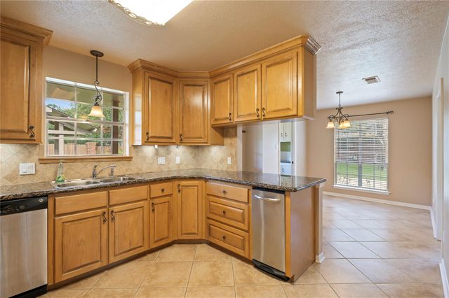 1604 S Hill Street, Alvin, TX 77511