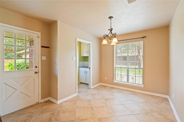 1604 S Hill Street, Alvin, TX 77511