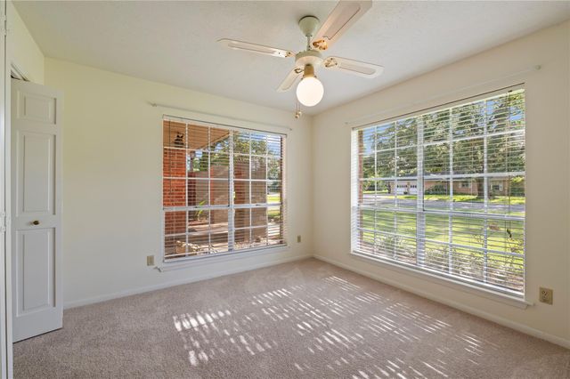 1604 S Hill Street, Alvin, TX 77511